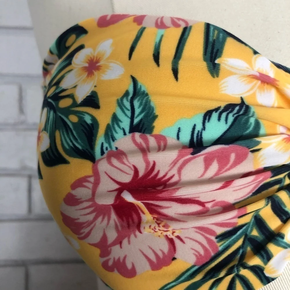Cabana del Sol Women’s‎ Yellow Floral Bikini